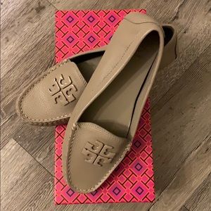 Tory Burch Lowell 2 driver French gray loafers